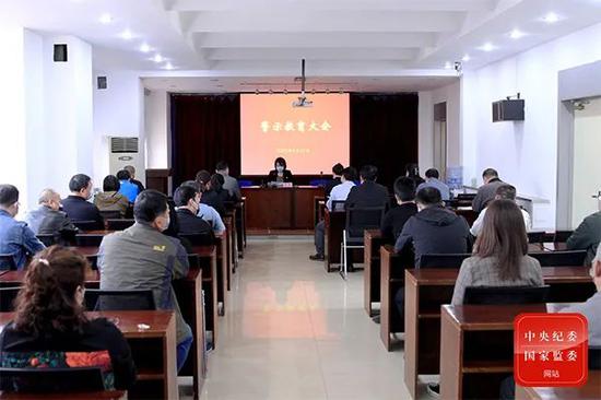 中央紀委的這則通報，釋放了掃黑除惡的重要信號