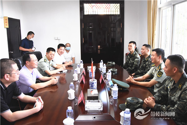 暢敘軍地魚水深情 共話軍民融合發展