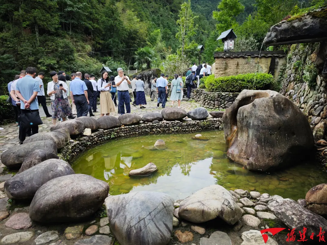 屏山君 | 重溫這段動人往事，有哪些啟示？